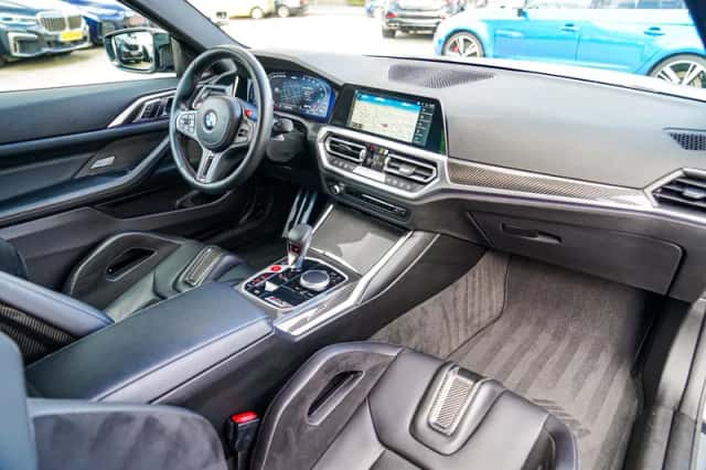 BMW M4 (2021) thumbnail 3