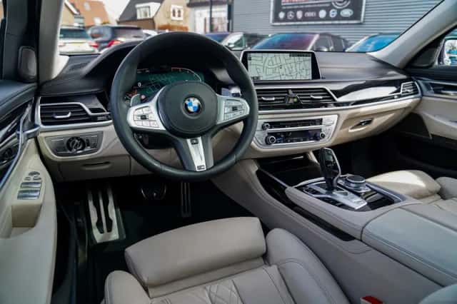 BMW 7 (2019) thumbnail 5