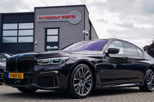 BMW 7 (2020) thumbnail 1
