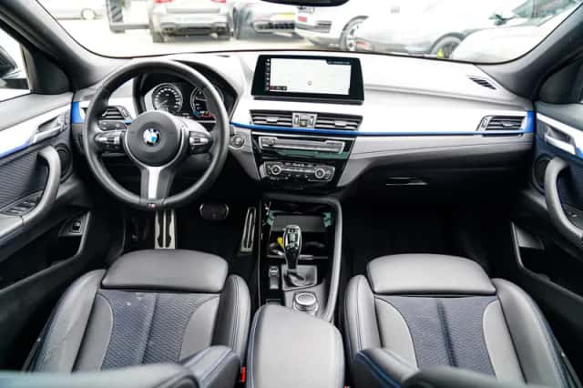 BMW X2 (2021) thumbnail 3