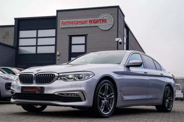 BMW 5-Serie (2018) thumbnail 1