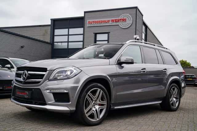 Mercedes-Benz Benz (2016) thumbnail 1