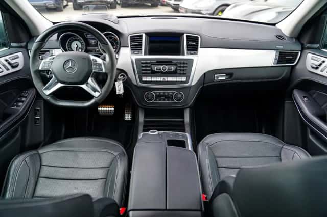 Mercedes-Benz Benz (2016) thumbnail 3