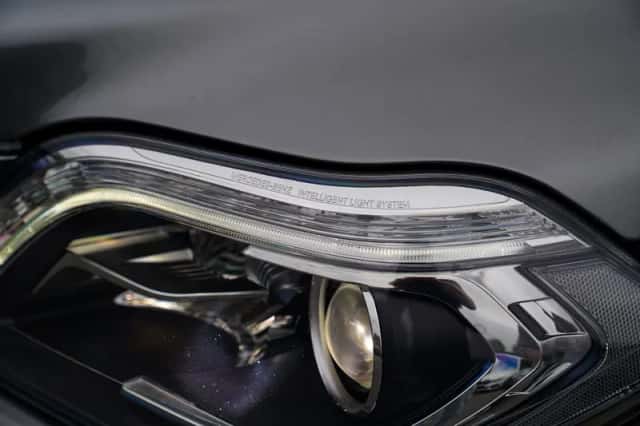 Mercedes-Benz Benz (2016) thumbnail 5