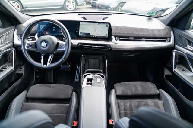 BMW X2 (2025) thumbnail 3
