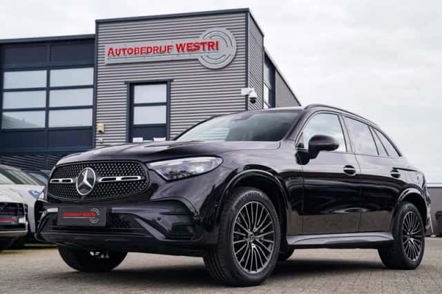 Mercedes-Benz Benz (2023) thumbnail 1