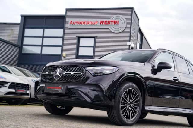 Mercedes-Benz Benz (2023) thumbnail 4