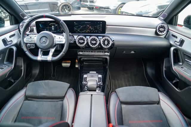 Mercedes-Benz Benz (2019) thumbnail 2