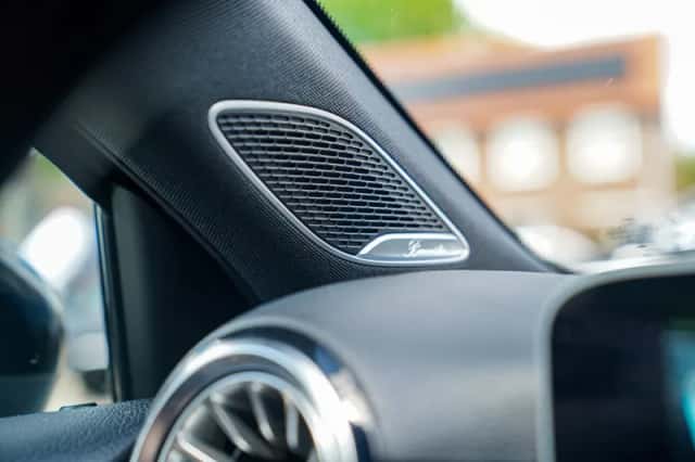 Mercedes-Benz Benz (2019) thumbnail 4