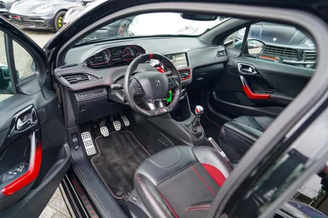 Peugeot 208 (2014) thumbnail 4