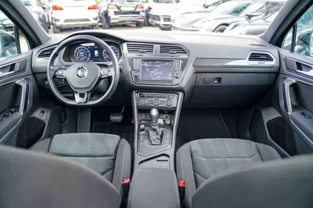 Volkswagen Tiguan (2016) thumbnail 2
