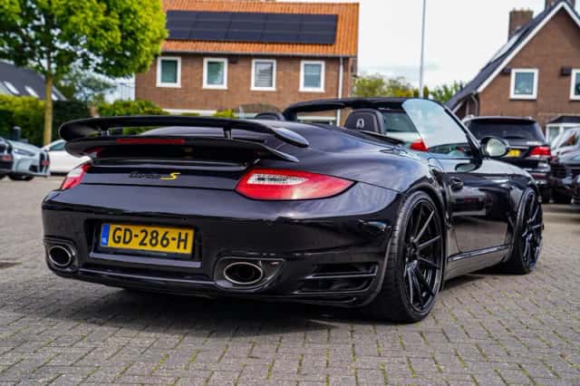 Porsche 911 (2010) thumbnail 2