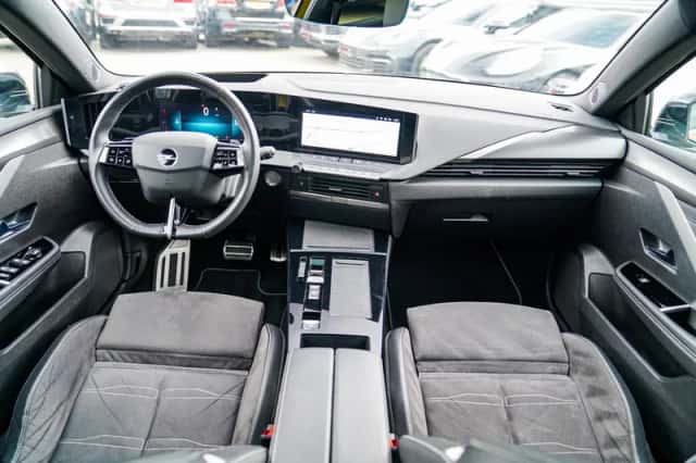 Opel Astra (2022) thumbnail 2