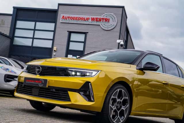 Opel Astra (2022) thumbnail 4