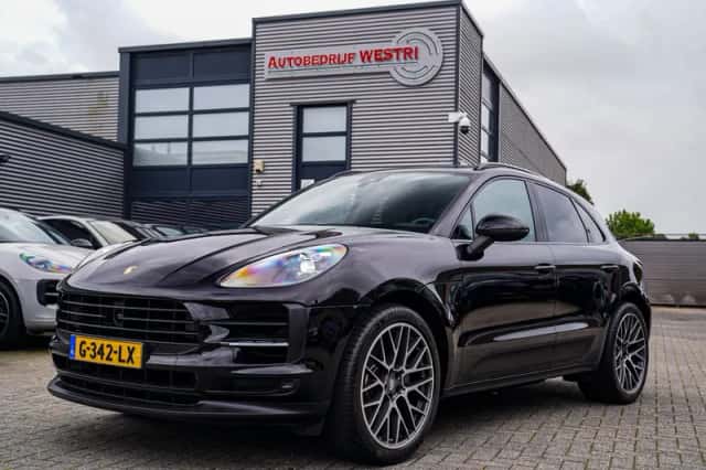 Porsche Macan (2019) thumbnail 1