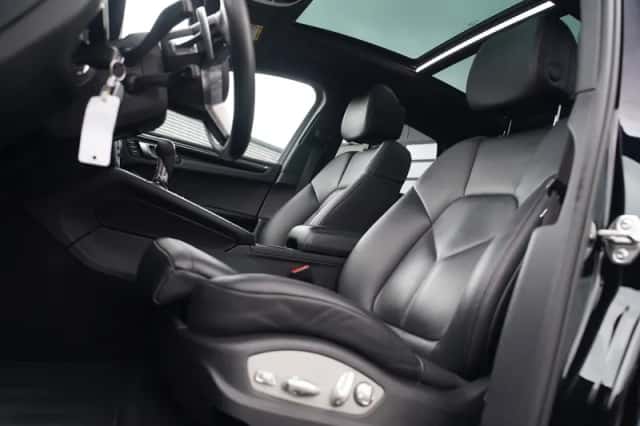 Porsche Macan (2019) thumbnail 4