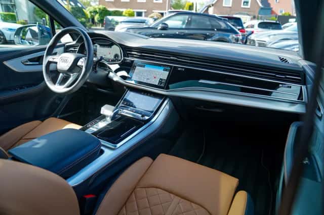 Audi Q7 (2024) thumbnail 5
