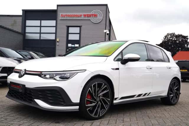 Volkswagen Golf (2021) thumbnail 1