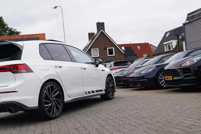 Volkswagen Golf (2021) thumbnail 2