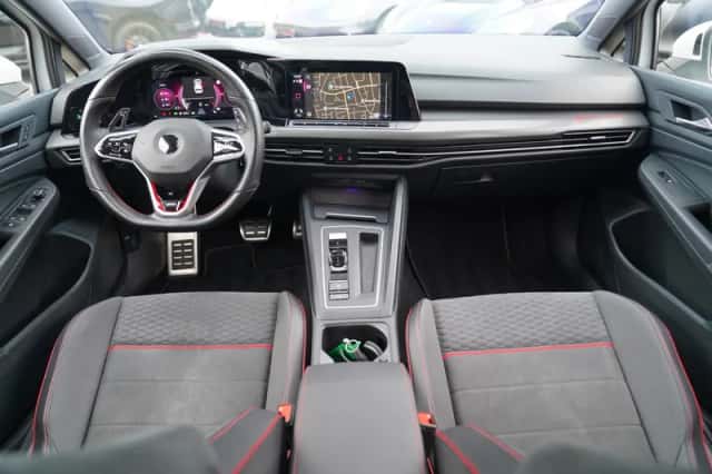 Volkswagen Golf (2021) thumbnail 3