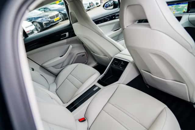 Porsche Panamera (2019) thumbnail 4
