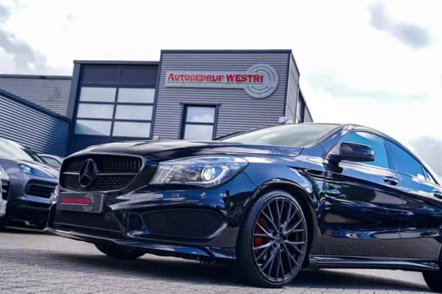 Mercedes-Benz Benz (2016) thumbnail 2