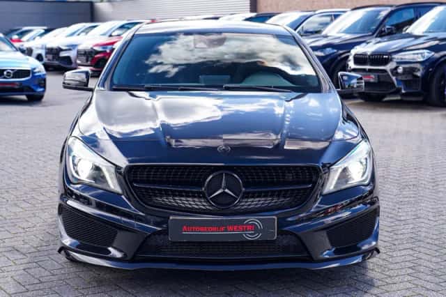 Mercedes-Benz Benz (2016) thumbnail 4