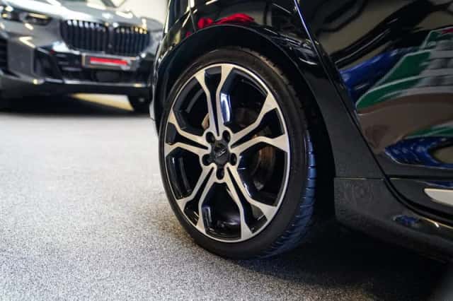 Renault Clio (2015) thumbnail 4