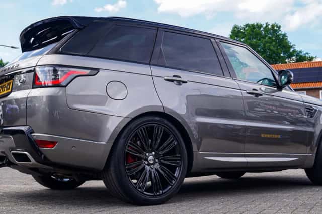 Land Rover Rover (2018) thumbnail 2