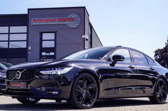 Volvo S90 (2018) thumbnail 1