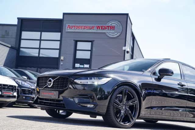 Volvo S90 (2018) thumbnail 2