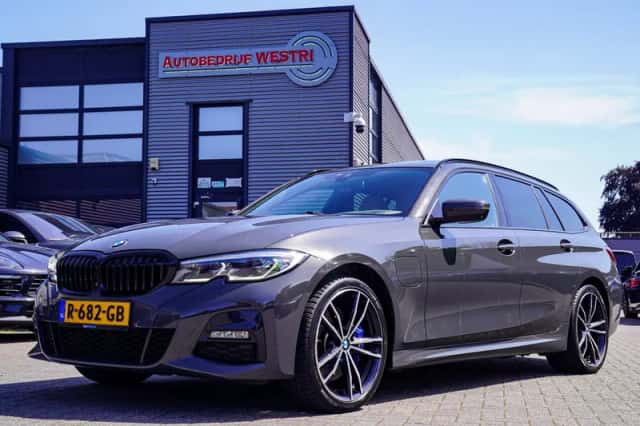 BMW 3-Serie (2021) thumbnail 1