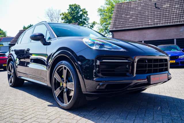 Porsche Cayenne (2020) thumbnail 6