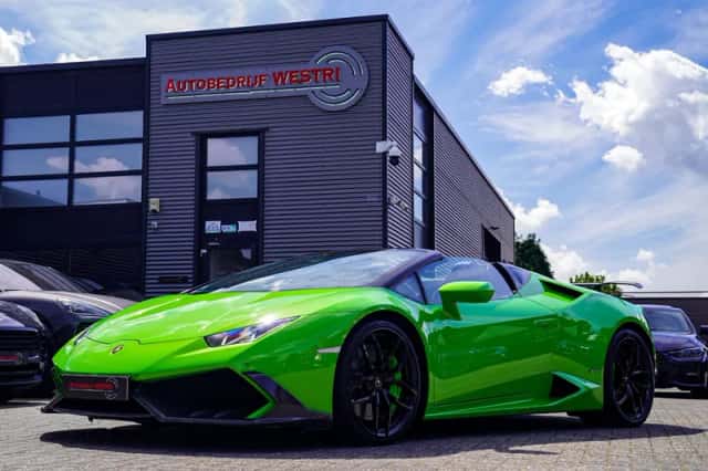 Lamborghini Huracan (2017) thumbnail 1