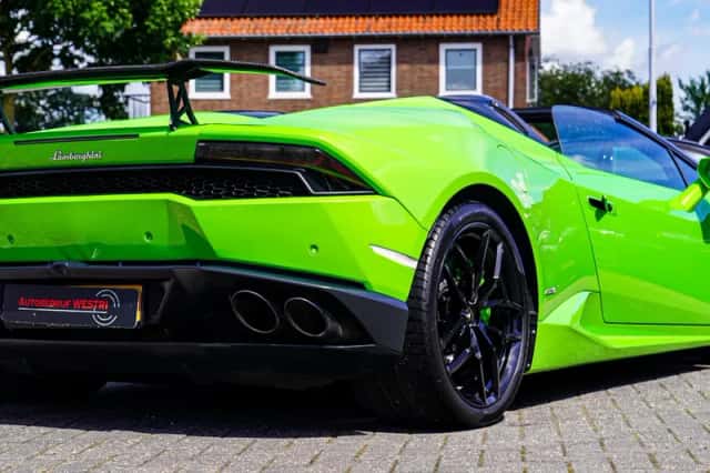 Lamborghini Huracan (2017) thumbnail 2