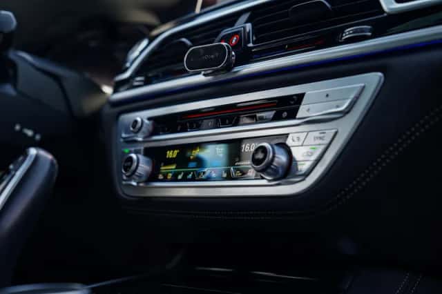 BMW 7 (2022) thumbnail 5
