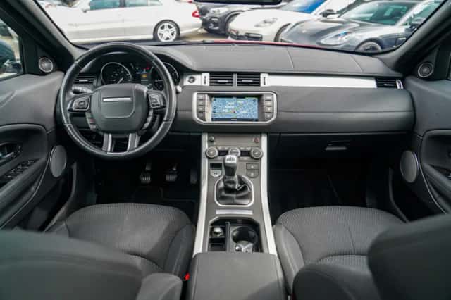 Land Rover Rover (2017) thumbnail 2