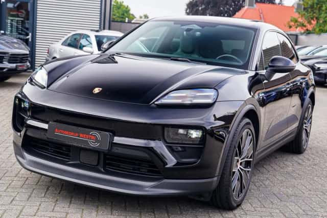 Porsche Macan (2024) thumbnail 4