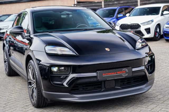 Porsche Macan (2024) thumbnail 6