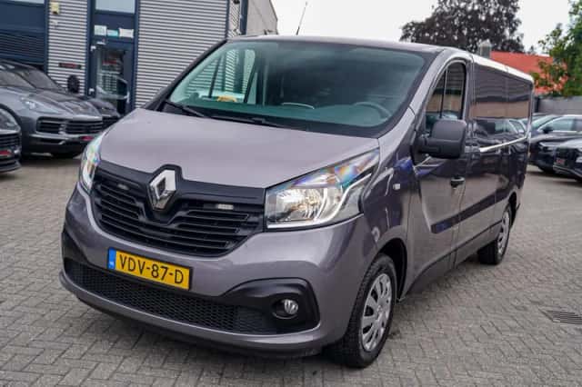 Renault Trafic (2019) thumbnail 2