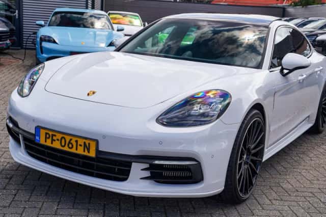 Porsche Panamera (2017) thumbnail 3