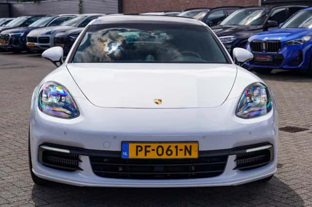 Porsche Panamera (2017) thumbnail 4