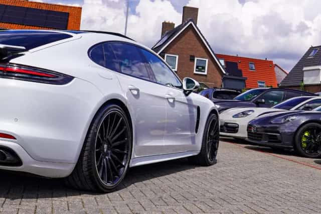 Porsche Panamera (2017) thumbnail 6