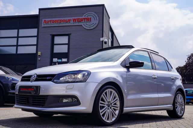 Volkswagen Polo (2014) thumbnail 1