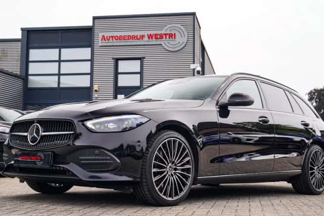 Mercedes-Benz Benz (2022) thumbnail 1