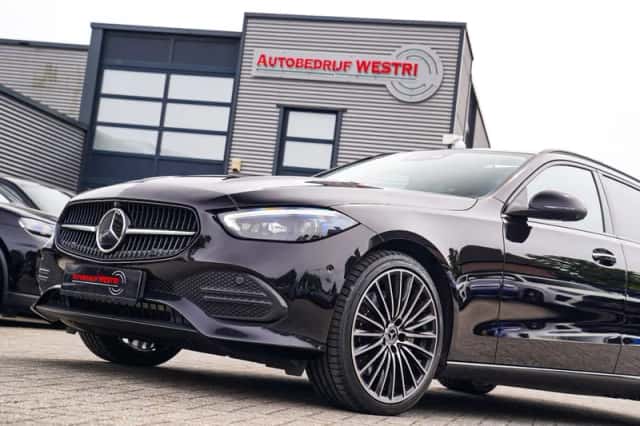 Mercedes-Benz Benz (2022) thumbnail 4