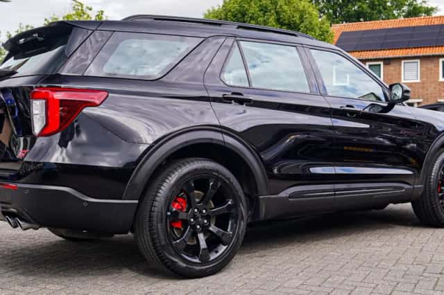 Ford Explorer (2023) thumbnail 2