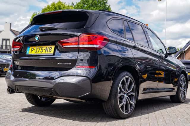 BMW X1 (2021) thumbnail 2