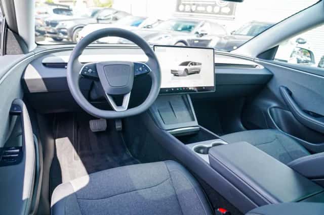 Tesla Model (2026) thumbnail 5