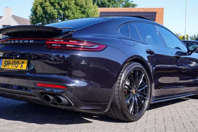 Porsche Panamera (2018) thumbnail 2